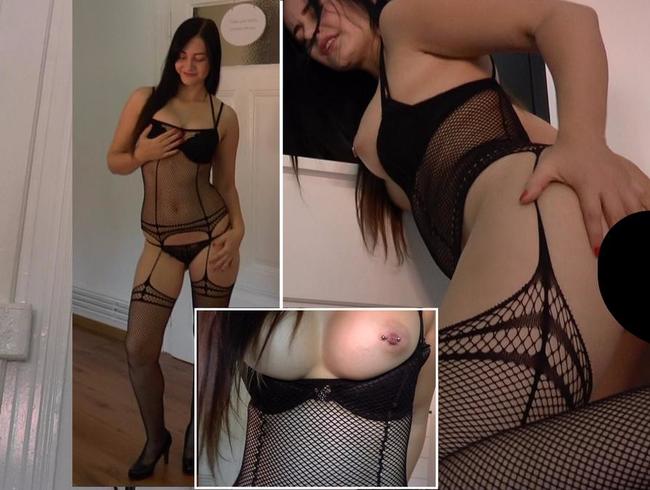 Young Devotion Porno Video: Geil gefickt im Catsuit und Heels!