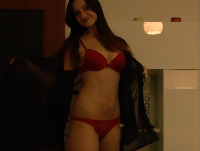 Young Devotion Porno Video: Spermamuschi!Macht deine Freundin das für dich auch?