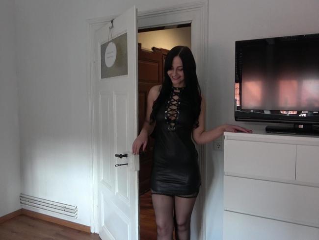 Young Devotion Porno Video: Wetlookschlampe durchgefickt!!!